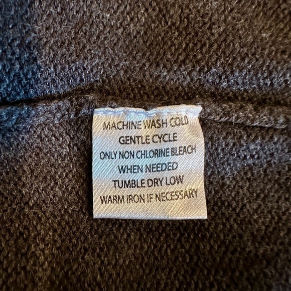 JOSEPH ABBOUD, MENS LONG SLEEVE, GREY HENLEY. MOCK NECK, 4-BUTTON CLOSURE.SIZE L - Picture 5 of 5